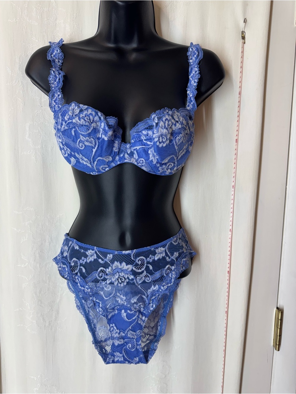Vintage La Perla Blue Lace Underwire Bra and High-Waist Brief Set